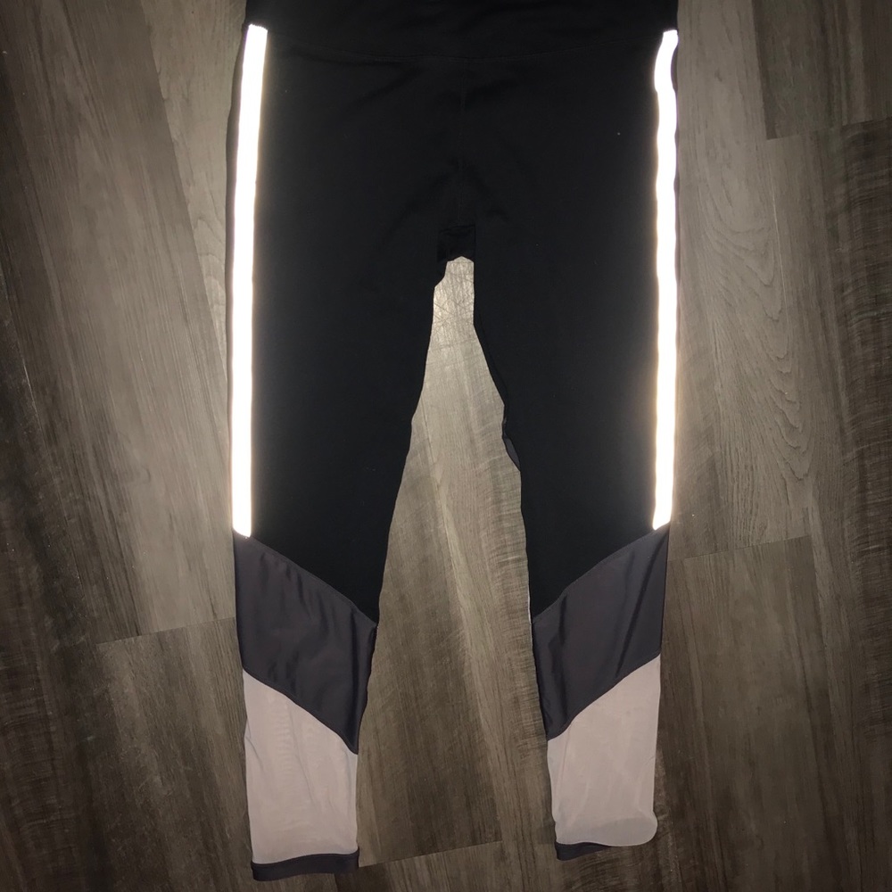 FABLETICS LEGGINGS - Picture 2 of 4